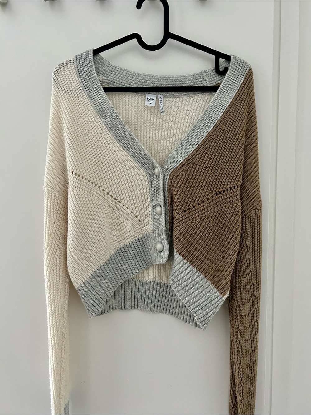 Cozy V-Neck Cable Knit Cardigan Sweater Button-Up TWIK